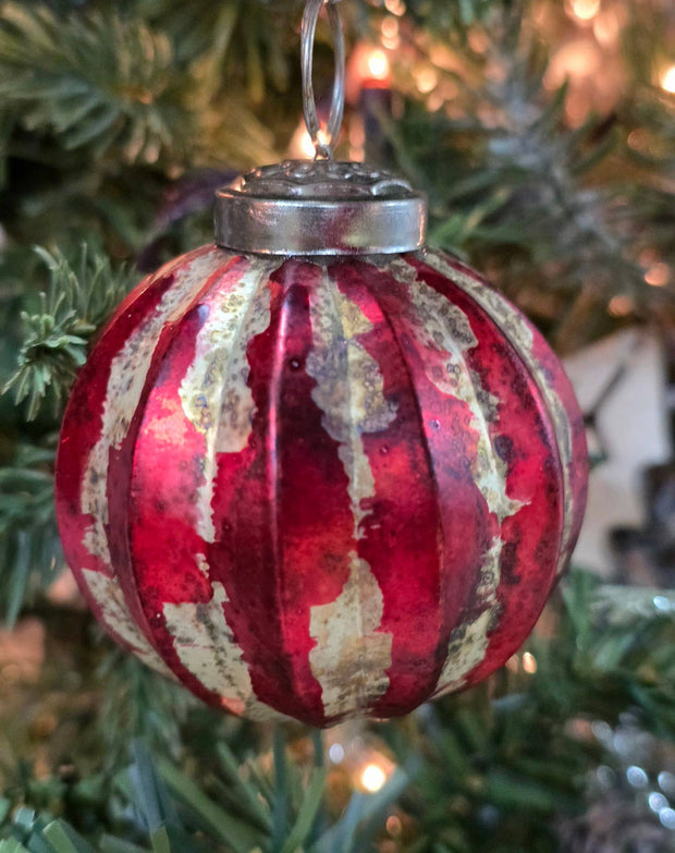 ornament: red & gold regal ball 4"