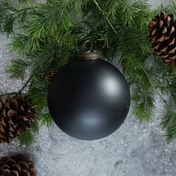ornament :: kugel matte black 5"