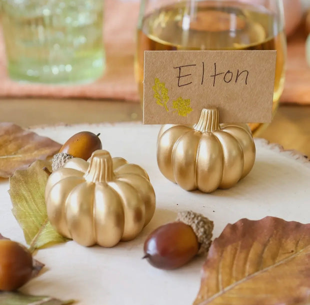 pumpkin table decor with place cards