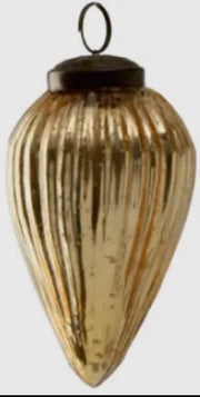 ornaments :: glass gold