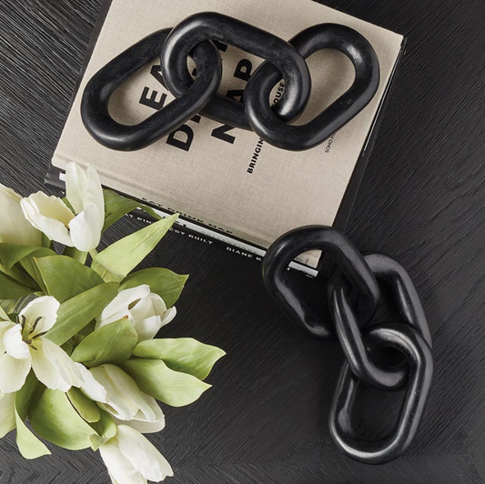 black marble chain links
