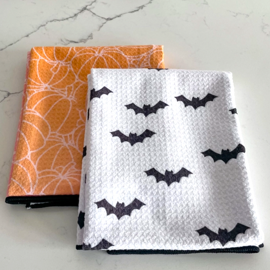 fall dish towel with pumpkin spice theme