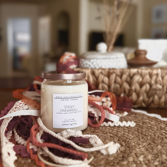 Cozy cinnamon roll bakery scented candle for home ambiance