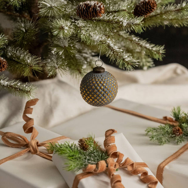 ornament :: kugel grey & gold 3"