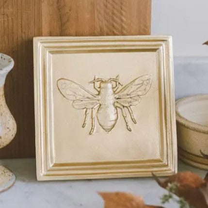plaque :: gold bee