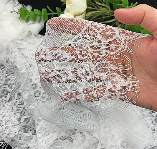 table runner :: lace